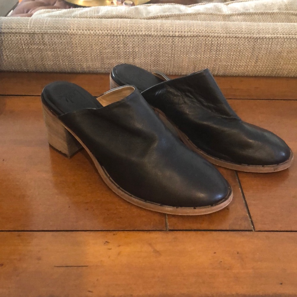 Beek  Hecho a Mano heeled mules